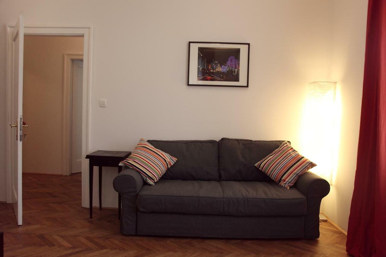 Writer'S Place Hotel Любляна Екстериор снимка