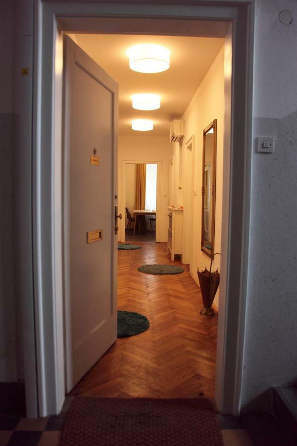 Writer'S Place Hotel Любляна Екстериор снимка
